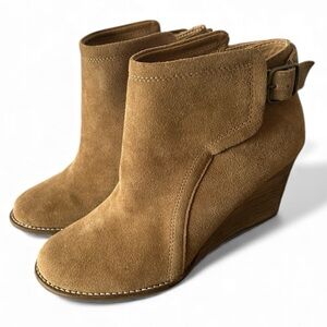 Lucky Brand Yasine Tan Suede Ankle Booties, 8.5, buckle detail